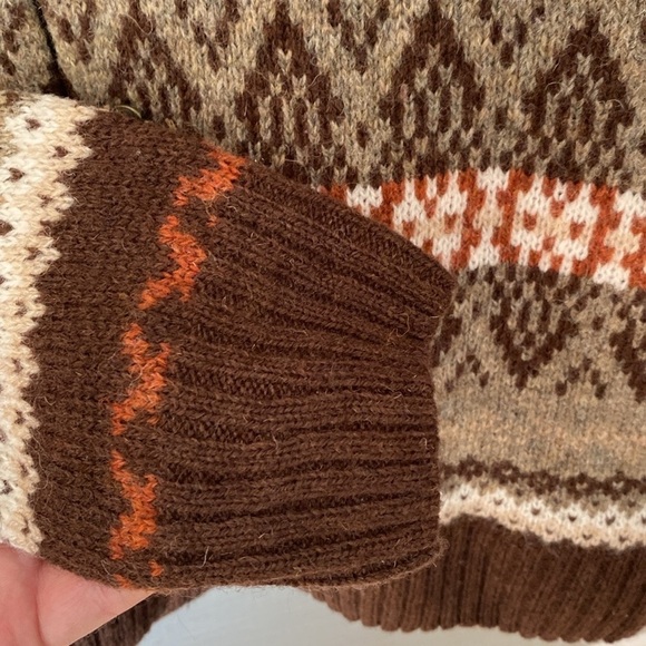 Telluride Clothing Co. Cardigan. Fair Isle Shawl Collar, 100% Wool, Size Small - Picture 7 of 11